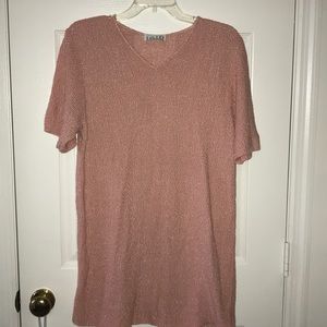 Long pink short sleeve sweater.